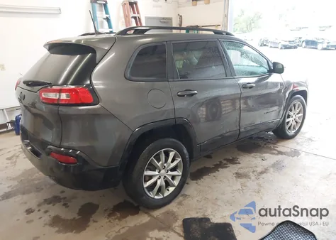2018 Jeep Cherokee Latitude Tech Connect 4X4 из США, поврежденный, VIN 1C4PJMCB7JD587095